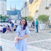 I am an English teacher who can teach both primary and secondary students